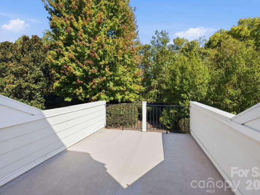 8424 Loxton Circle, Charlotte, NC 28214.  MLS# CAR4435879, YatesRealty ID 58311. 
