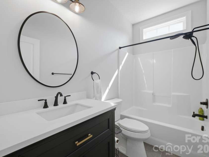 8424 Loxton Circle, Charlotte, NC 28214.  MLS# CAR4435879, YatesRealty ID 58311. 