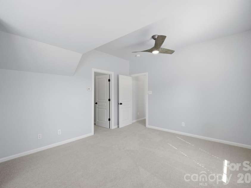 8424 Loxton Circle, Charlotte, NC 28214.  MLS# CAR4435879, YatesRealty ID 58311. 