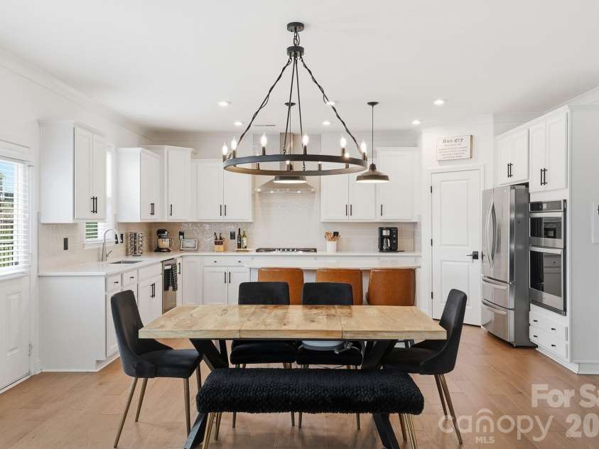 11016 Larkslea Lane, Charlotte, NC 28278.  MLS# CAR4387253, YatesRealty ID 5832. 