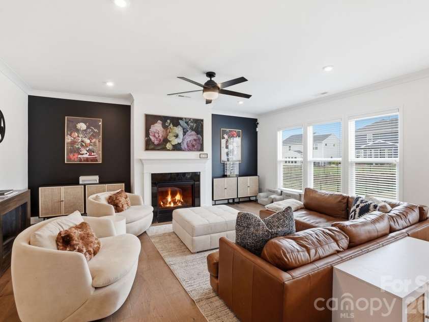 11016 Larkslea Lane, Charlotte, NC 28278.  MLS# CAR4387253, YatesRealty ID 5832. 