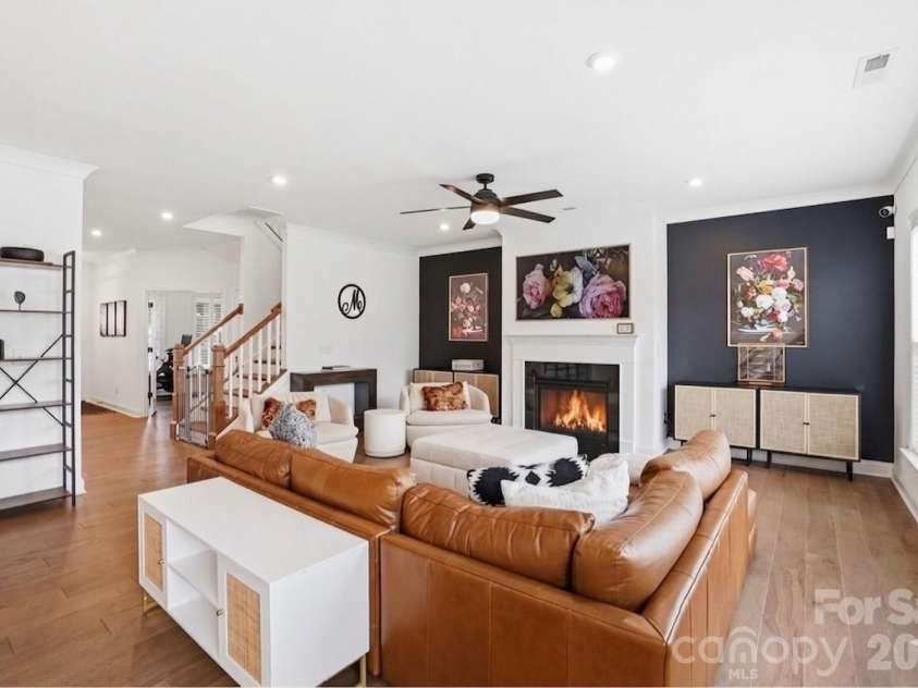 11016 Larkslea Lane, Charlotte, NC 28278.  MLS# CAR4387253, YatesRealty ID 5832. 