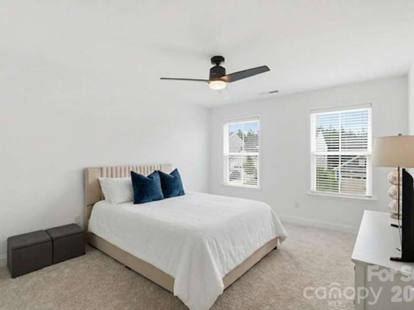 11016 Larkslea Lane, Charlotte, NC 28278.  MLS# CAR4387253, YatesRealty ID 5832. 