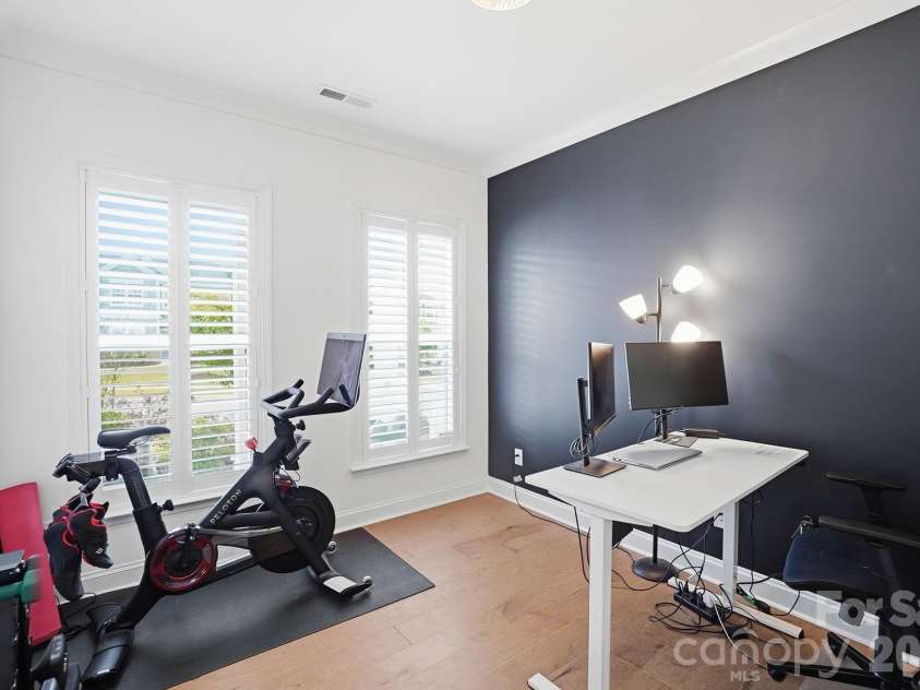 11016 Larkslea Lane, Charlotte, NC 28278.  MLS# CAR4412060, YatesRealty ID 5832. 