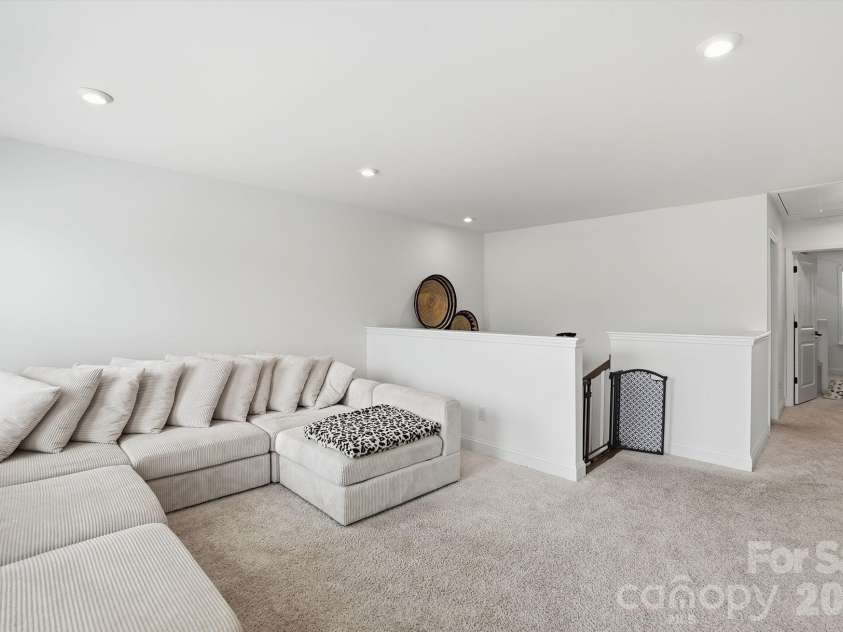 11016 Larkslea Lane, Charlotte, NC 28278.  MLS# CAR4412060, YatesRealty ID 5832. 