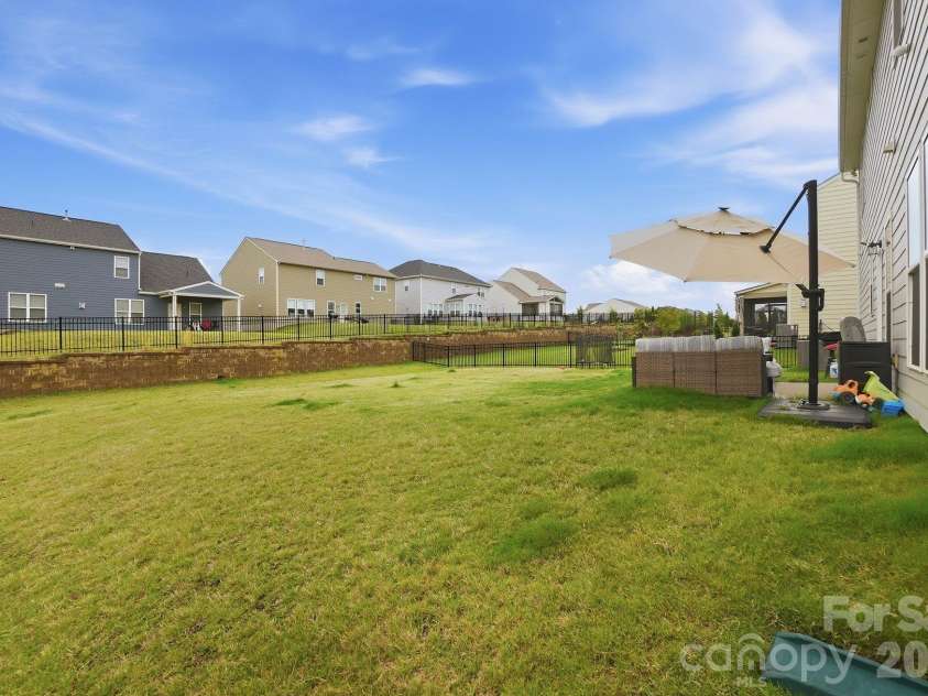 11016 Larkslea Lane, Charlotte, NC 28278.  MLS# CAR4412060, YatesRealty ID 5832. 