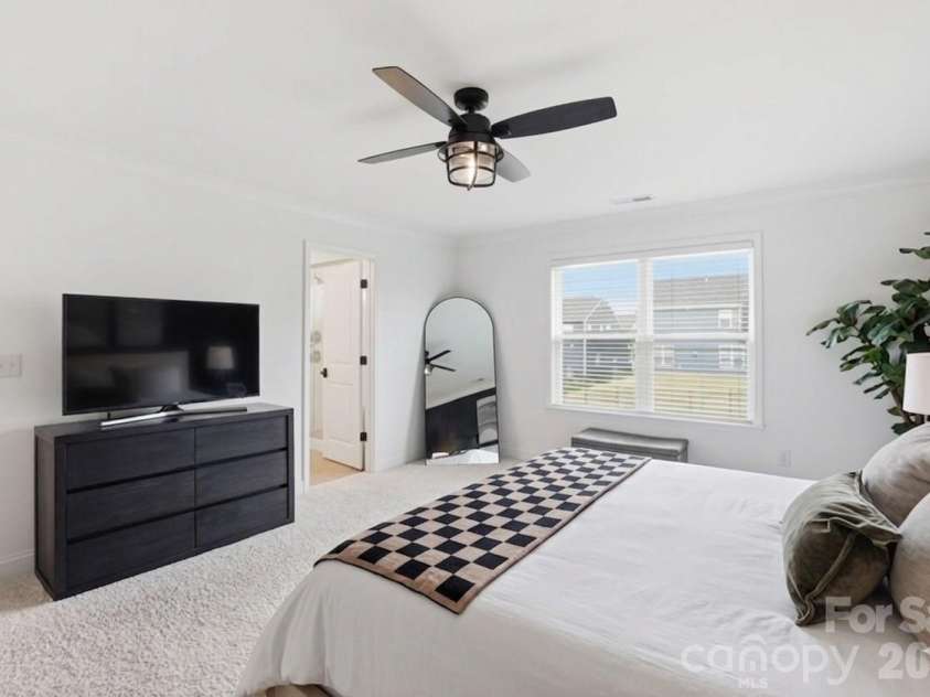 11016 Larkslea Lane, Charlotte, NC 28278.  MLS# CAR4412060, YatesRealty ID 5832. 