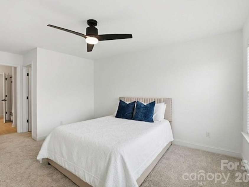 11016 Larkslea Lane, Charlotte, NC 28278.  MLS# CAR4412060, YatesRealty ID 5832. 