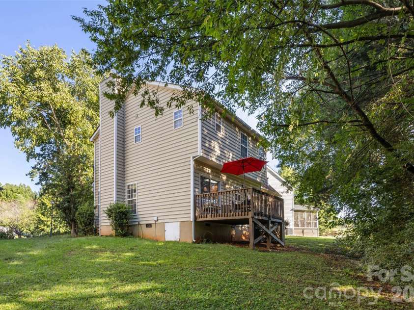 9803 Steed Court, Charlotte, NC 28269.  MLS# CAR4437221, YatesRealty ID 58322. 