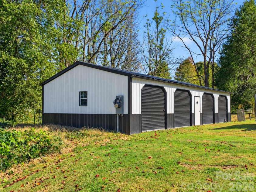 1347 Crossland Road, Clover, SC 29710.  MLS# CAR4437399, YatesRealty ID 58326. 