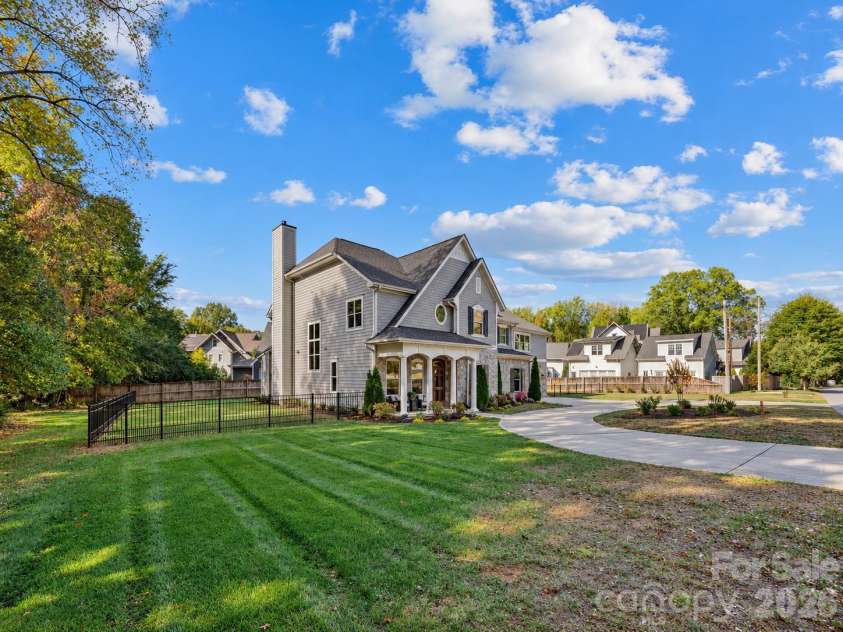 3416 Little Hope Road, Charlotte, NC 28209.  MLS# CAR4432413, YatesRealty ID 58327. 