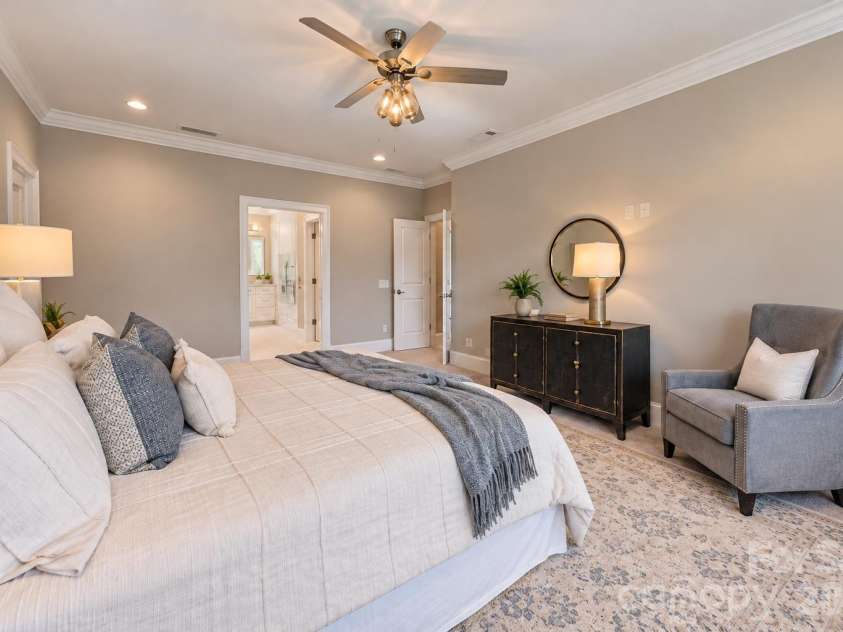 3416 Little Hope Road, Charlotte, NC 28209.  MLS# CAR4432413, YatesRealty ID 58327. 