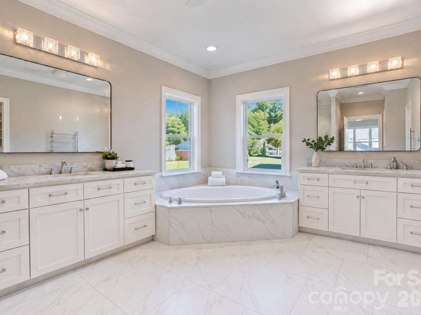3416 Little Hope Road, Charlotte, NC 28209.  MLS# CAR4432413, YatesRealty ID 58327. 
