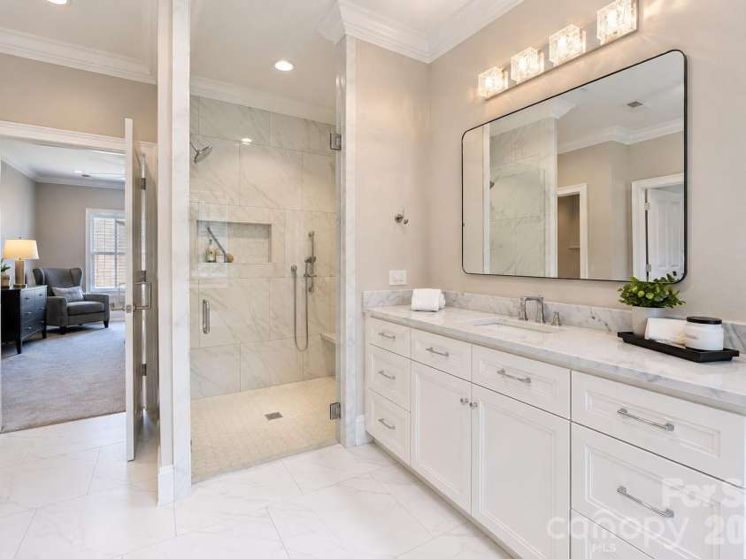 3416 Little Hope Road, Charlotte, NC 28209.  MLS# CAR4432413, YatesRealty ID 58327. 