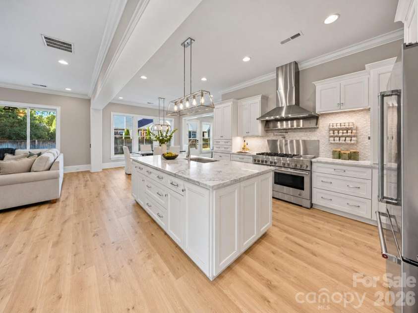 3416 Little Hope Road, Charlotte, NC 28209.  MLS# CAR4432413, YatesRealty ID 58327. 