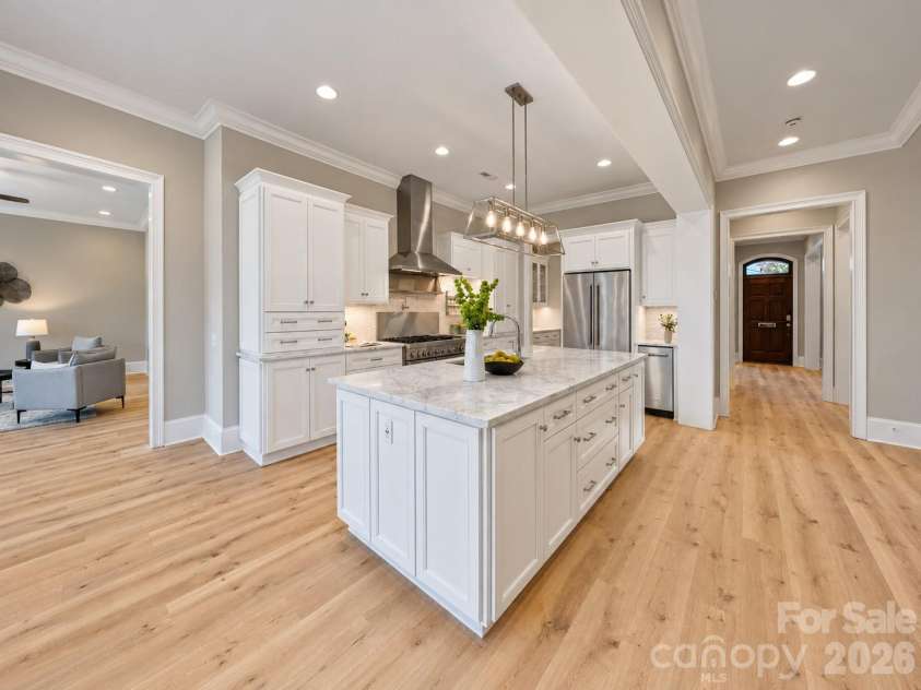 3416 Little Hope Road, Charlotte, NC 28209.  MLS# CAR4432413, YatesRealty ID 58327. 
