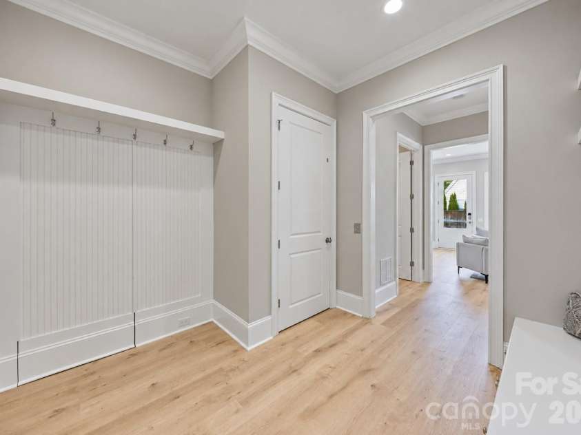 3416 Little Hope Road, Charlotte, NC 28209.  MLS# CAR4432413, YatesRealty ID 58327. 