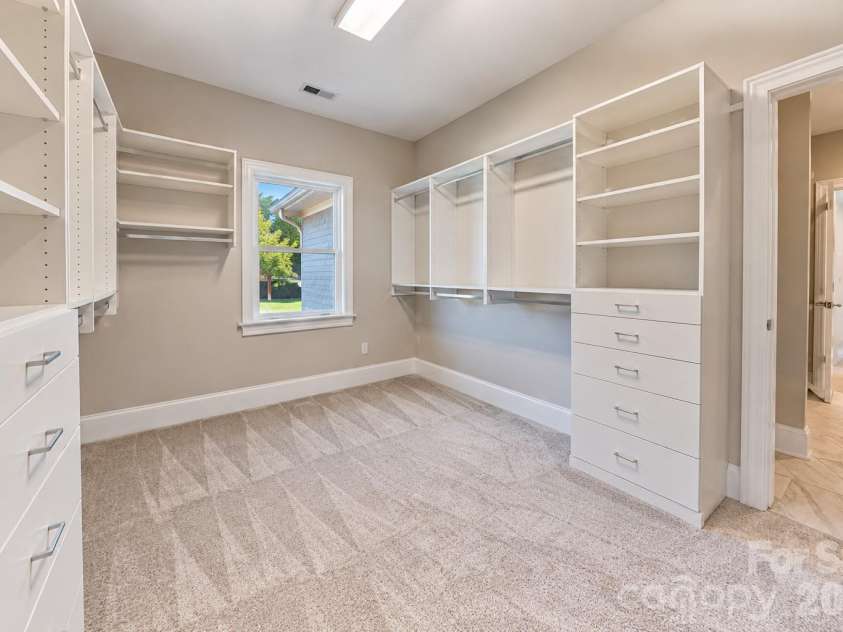 3416 Little Hope Road, Charlotte, NC 28209.  MLS# CAR4432413, YatesRealty ID 58327. 