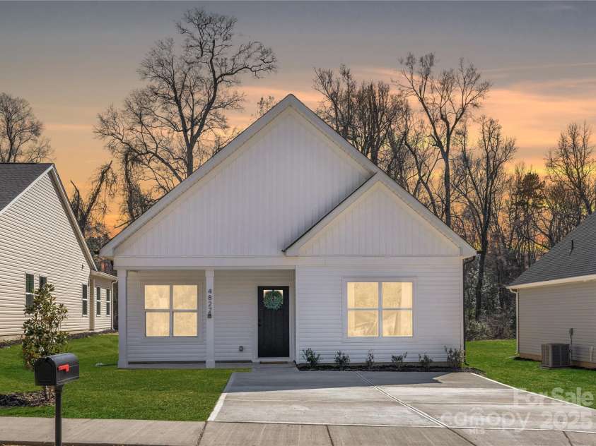 4907 Victoria Avenue, Charlotte, NC 28269.  MLS# CAR4246565, YatesRealty ID 5833. 