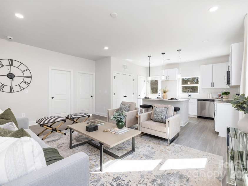 4907 Victoria Avenue, Charlotte, NC 28269.  MLS# CAR4246565, YatesRealty ID 5833. 
