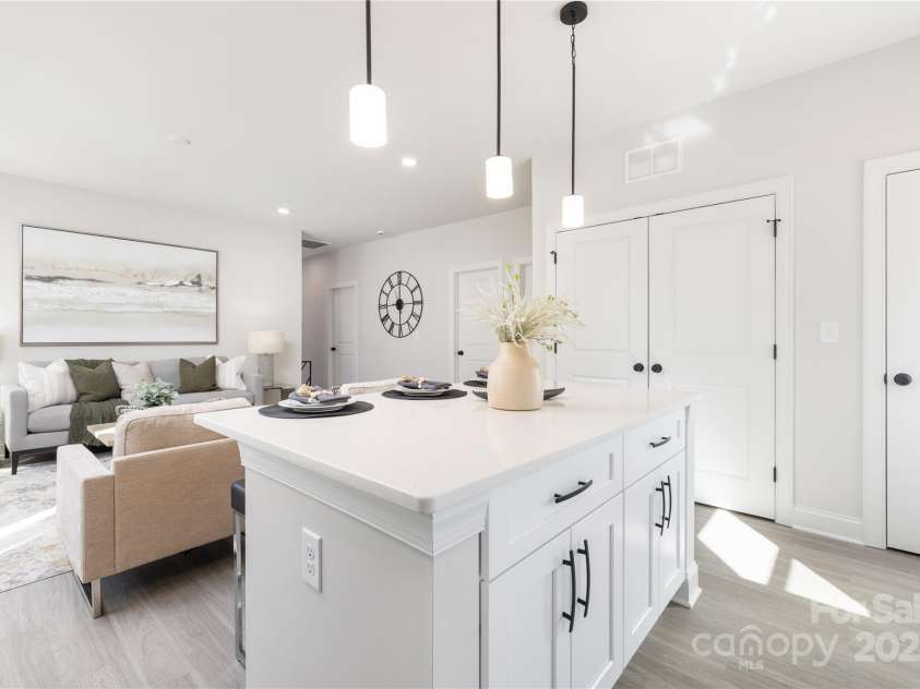 4907 Victoria Avenue, Charlotte, NC 28269.  MLS# CAR4246565, YatesRealty ID 5833. 