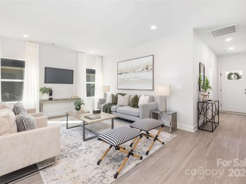 4907 Victoria Avenue, Charlotte, NC 28269.  MLS# CAR4246565, YatesRealty ID 5833. 