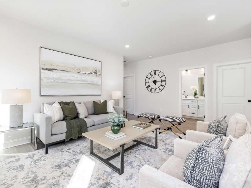 4907 Victoria Avenue, Charlotte, NC 28269.  MLS# CAR4246565, YatesRealty ID 5833. 