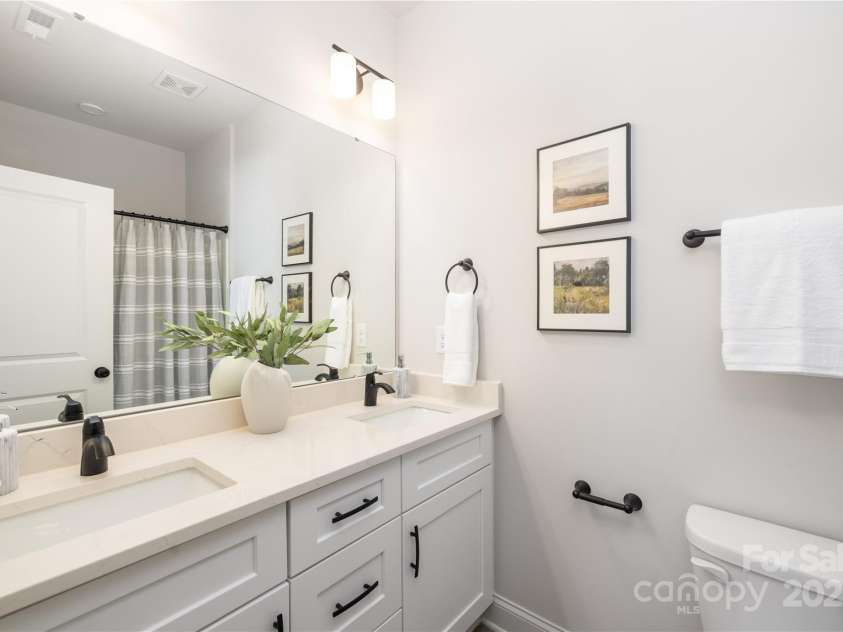 4907 Victoria Avenue, Charlotte, NC 28269.  MLS# CAR4246565, YatesRealty ID 5833. 
