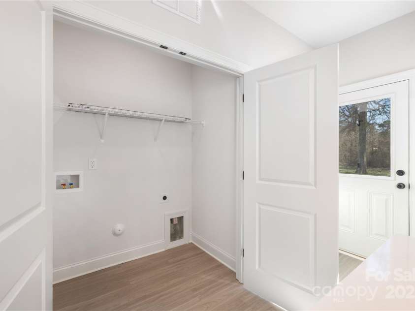 4907 Victoria Avenue, Charlotte, NC 28269.  MLS# CAR4246565, YatesRealty ID 5833. 