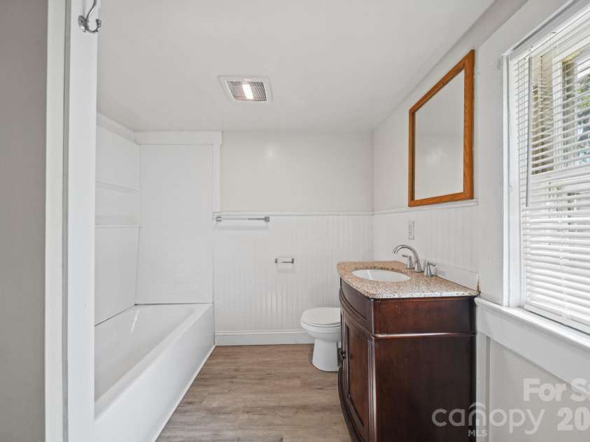 628 Front Street, Statesville, NC 28677.  MLS# CAR4437068, YatesRealty ID 58330. 