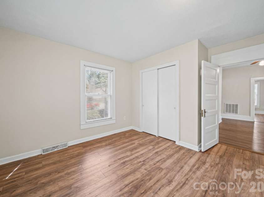 628 Front Street, Statesville, NC 28677.  MLS# CAR4437068, YatesRealty ID 58330. 