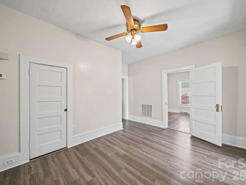 628 Front Street, Statesville, NC 28677.  MLS# CAR4437068, YatesRealty ID 58330. 