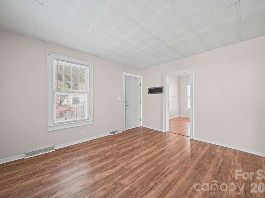 628 Front Street, Statesville, NC 28677.  MLS# CAR4437068, YatesRealty ID 58330. 