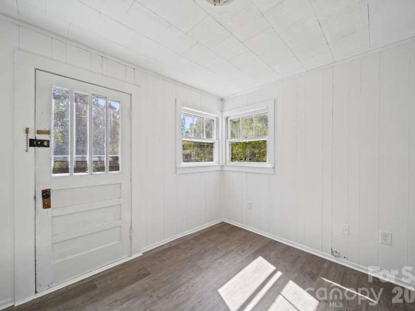 628 Front Street, Statesville, NC 28677.  MLS# CAR4437068, YatesRealty ID 58330. 