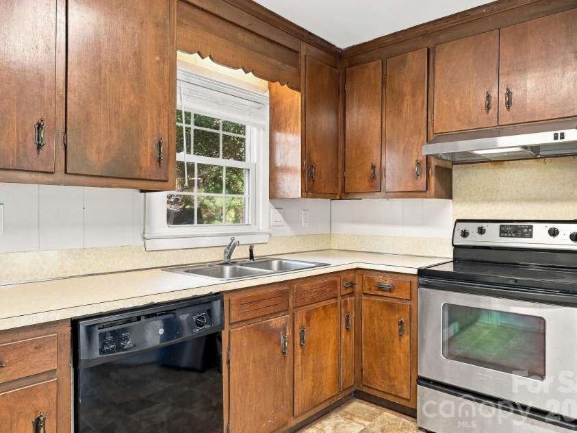 1140 Upper Palmer Road, Salisbury, NC 28146.  MLS# CAR4426041, YatesRealty ID 58332. 