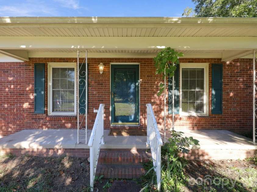 1140 Upper Palmer Road, Salisbury, NC 28146.  MLS# CAR4426041, YatesRealty ID 58332. Front direct