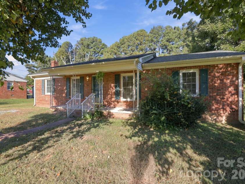 1140 Upper Palmer Road, Salisbury, NC 28146.  MLS# CAR4426041, YatesRealty ID 58332. Front side
