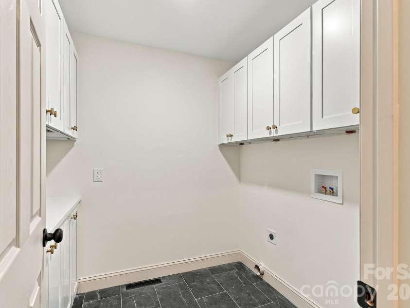 1290 Airport Road, Salisbury, NC 28147.  MLS# CAR4437443, YatesRealty ID 58335. 