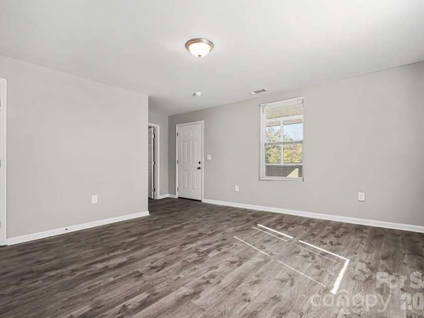 38 Pine Street, Great Falls, SC 29055.  MLS# CAR4436068, YatesRealty ID 58336. 