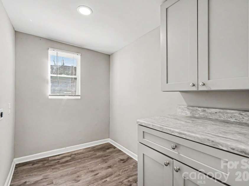 38 Pine Street, Great Falls, SC 29055.  MLS# CAR4436068, YatesRealty ID 58336. 