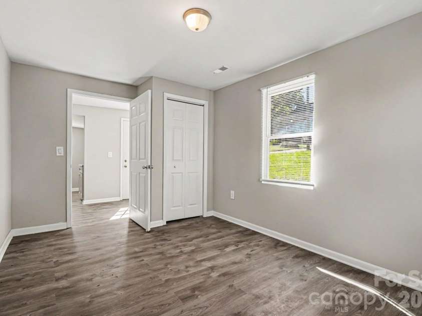 38 Pine Street, Great Falls, SC 29055.  MLS# CAR4436068, YatesRealty ID 58336. 
