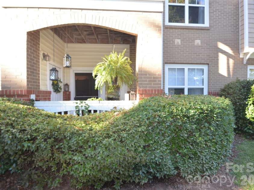 19759 Deer Valley Drive, Cornelius, NC 28031.  MLS# CAR4437455, YatesRealty ID 58343. 