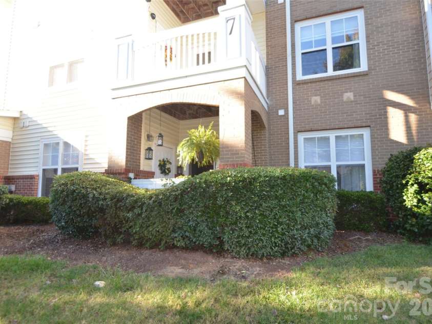 19759 Deer Valley Drive, Cornelius, NC 28031.  MLS# CAR4437455, YatesRealty ID 58343. 