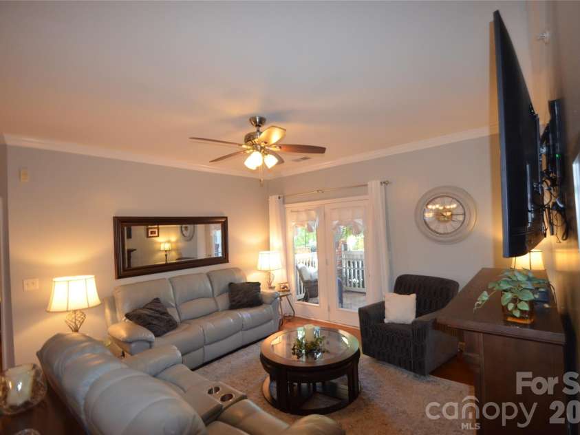 19759 Deer Valley Drive, Cornelius, NC 28031.  MLS# CAR4437455, YatesRealty ID 58343. 