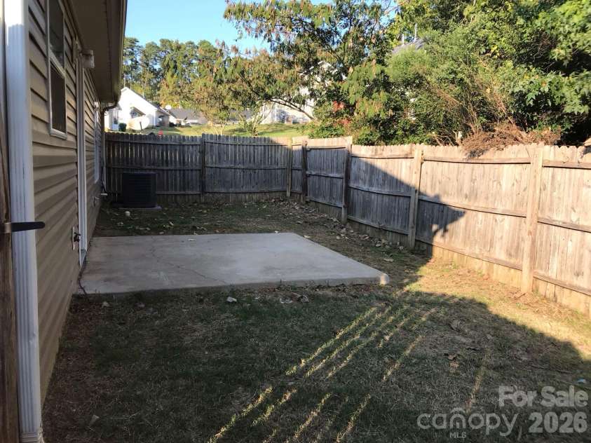 4631 Palm Breeze Lane, Charlotte, NC 28208.  MLS# CAR4437444, YatesRealty ID 58346. 