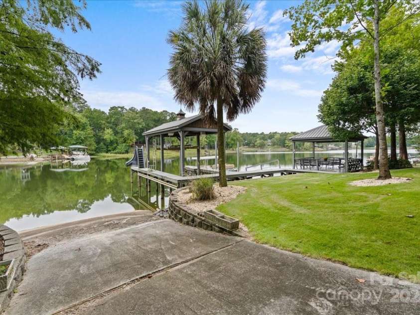 2884 Lake Road, Ridgeway, SC 29130.  MLS# CAR4121250, YatesRealty ID 5835. 2884 Lake Road