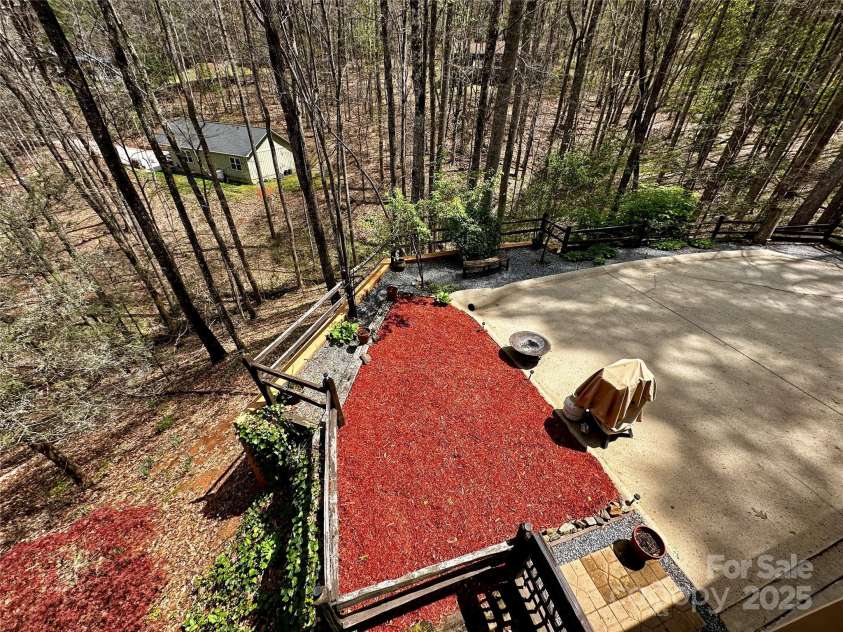 45 Pinecrest Drive, Franklin, NC 28734.  MLS# CAR4246439, YatesRealty ID 5835. 