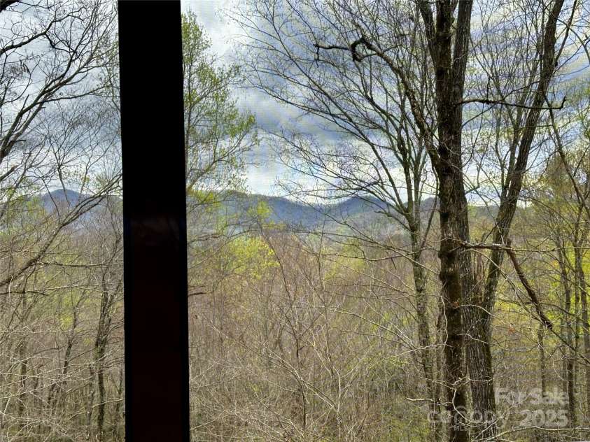 45 Pinecrest Drive, Franklin, NC 28734.  MLS# CAR4246439, YatesRealty ID 5835. 