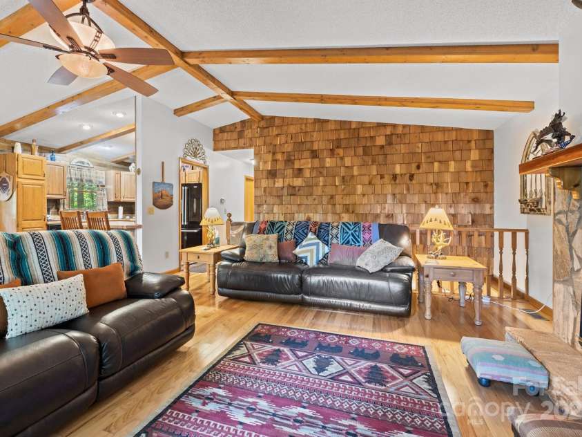 45 Pinecrest Drive, Franklin, NC 28734.  MLS# CAR4246439, YatesRealty ID 5835. 