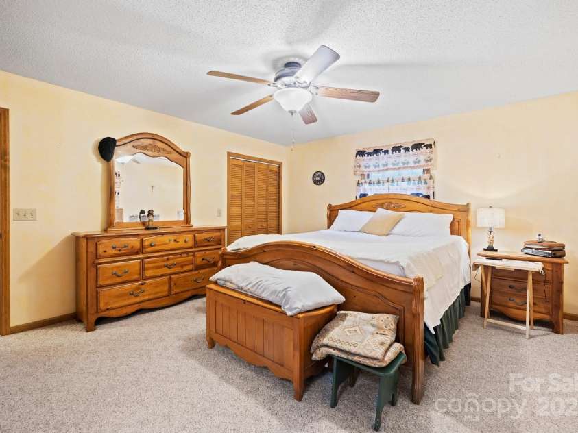 45 Pinecrest Drive, Franklin, NC 28734.  MLS# CAR4246439, YatesRealty ID 5835. 
